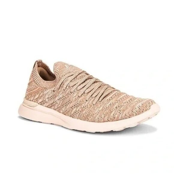Athletic_Shoes
